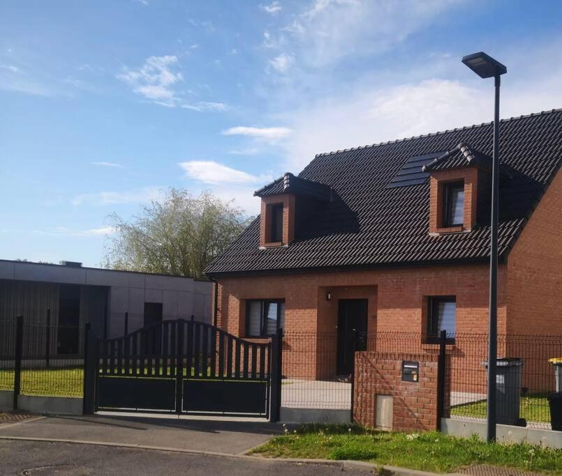 Maison Individuelle, Campagne, 3 Chambres, Baignoire Balneo 2 Places Genech Esterno foto