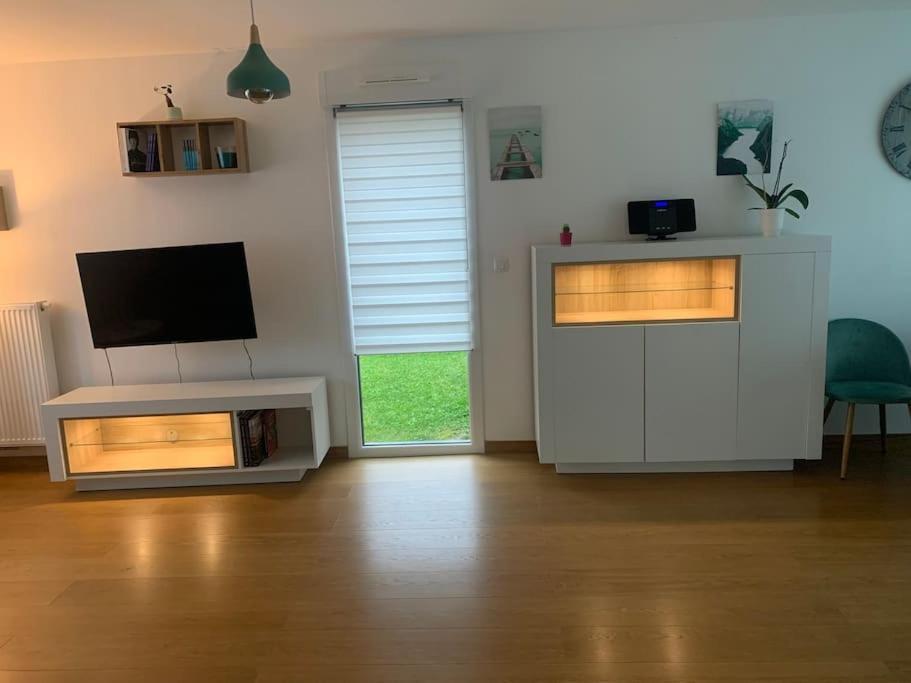 Maison Individuelle, Campagne, 3 Chambres, Baignoire Balneo 2 Places Genech Esterno foto